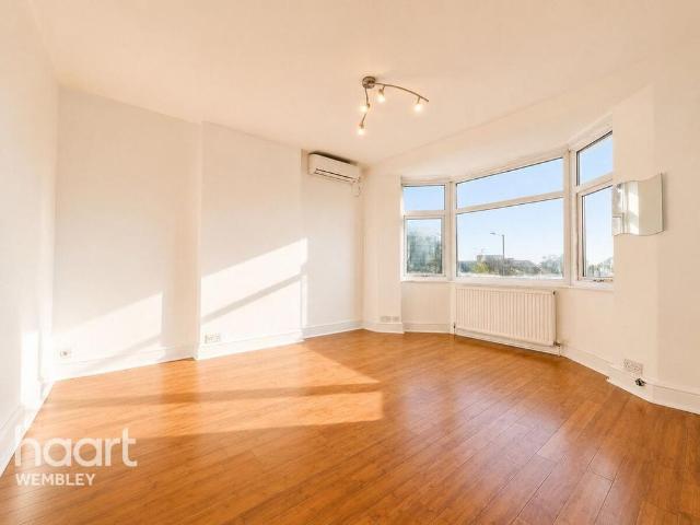 5 bedroom terraced house to rent
