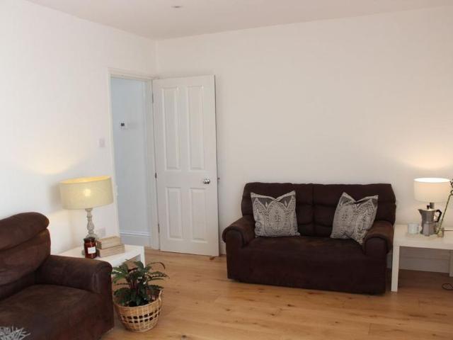 5 bedroom terraced house to rent