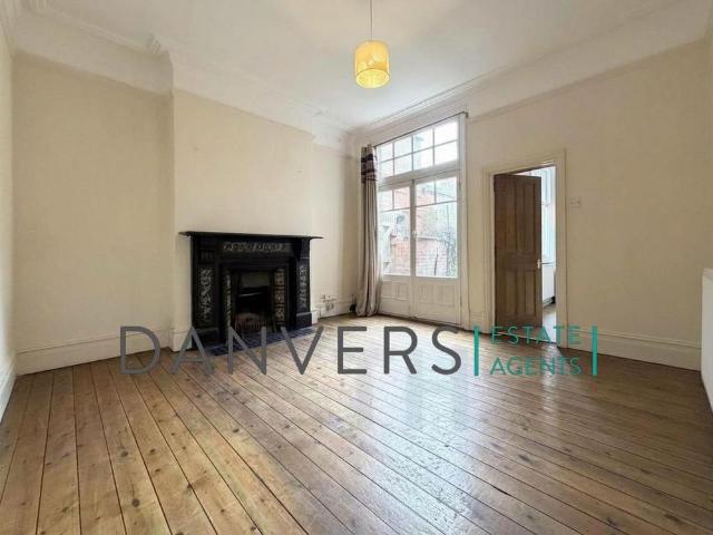 5 bedroom terraced house to rent