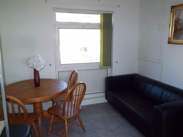 5 bedroom terraced house to rent