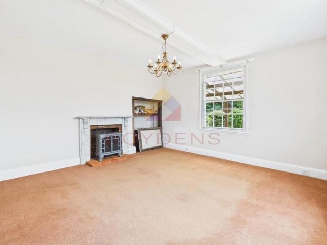 5 bedroom terraced house to rent