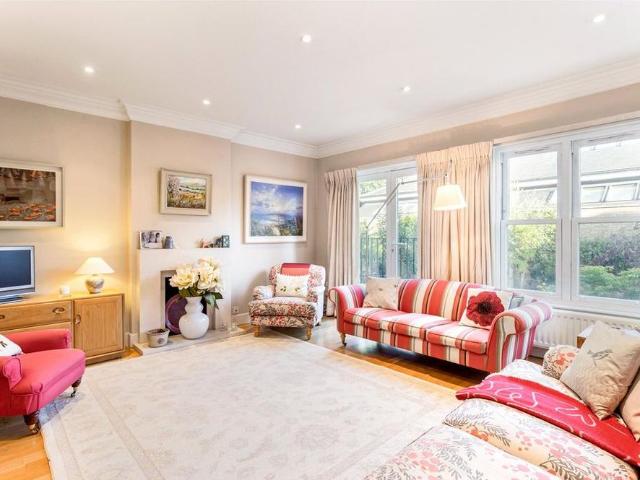 5 bedroom terraced house to rent