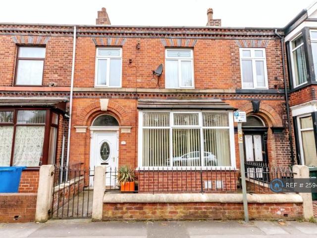 5 bedroom terraced house to rent