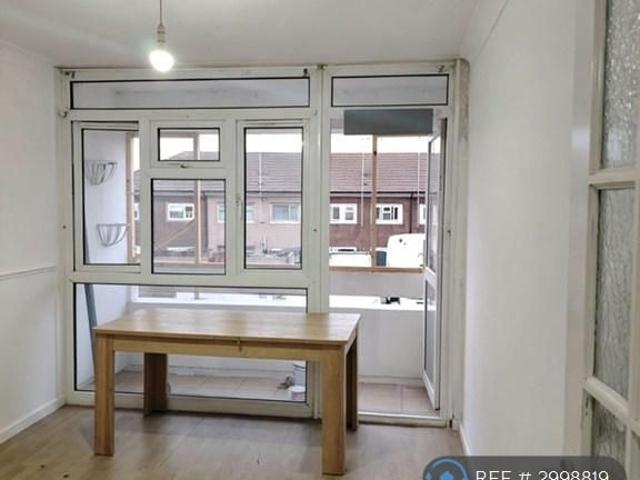5 bedroom terraced house to rent