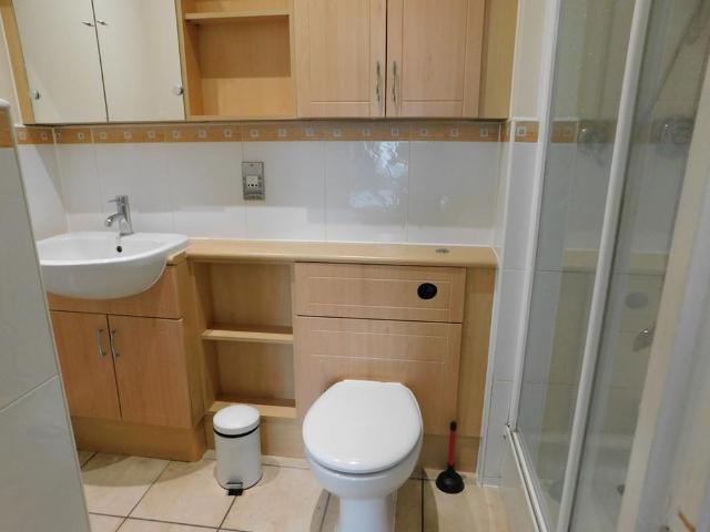 5 bedroom terraced house to rent