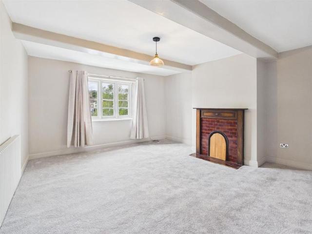 5 bedroom terraced house to rent