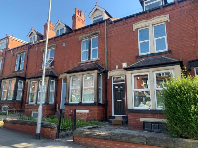 5 bedroom terraced house to rent