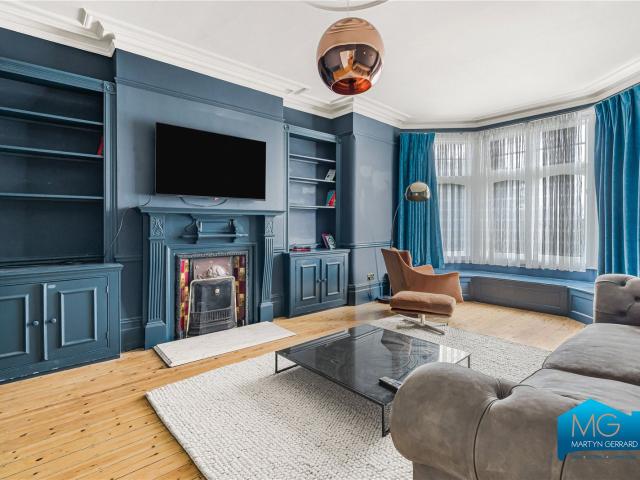 5 bedroom Terraced House to rent