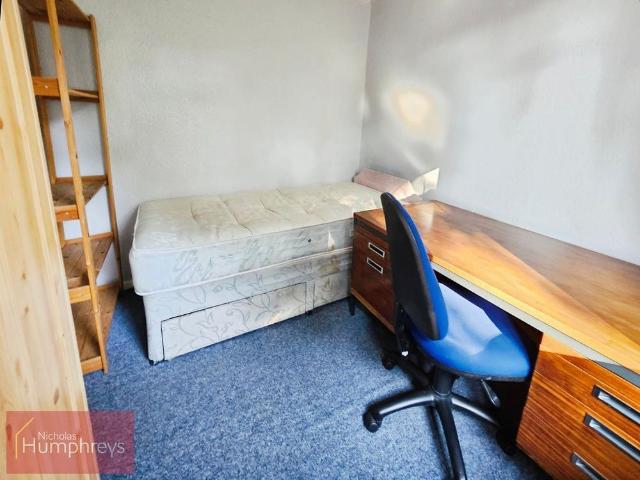 5 bedroom terraced house to rent