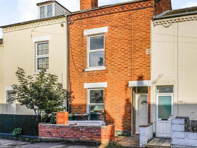 5 bedroom terraced house to rent