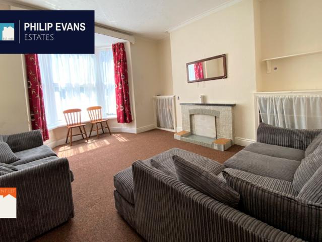 5 bedroom terraced house to rent