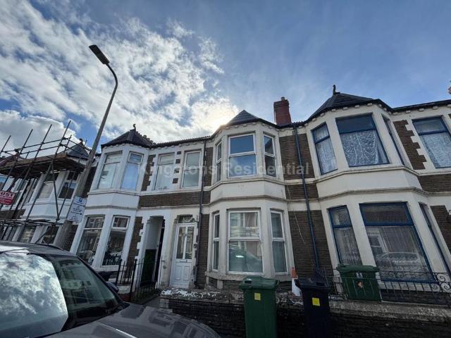 5 bedroom terraced house to rent