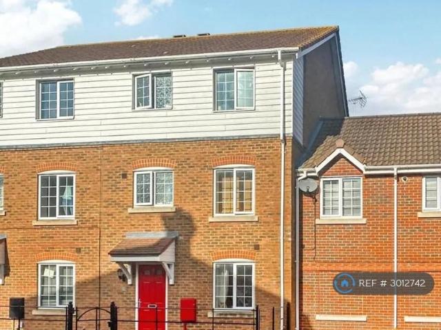 5 bedroom terraced house to rent