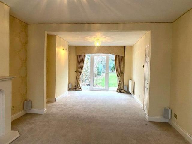 5 bedroom terraced house to rent