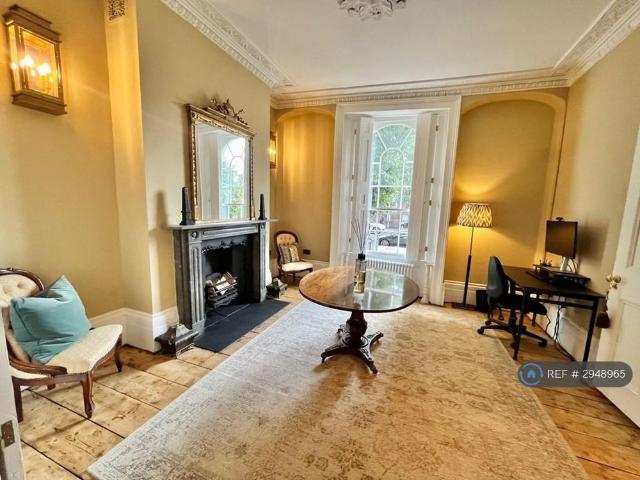 5 bedroom terraced house to rent