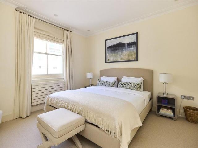 5 bedroom terraced house to rent