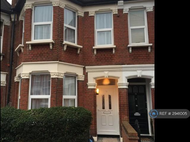 5 bedroom terraced house to rent
