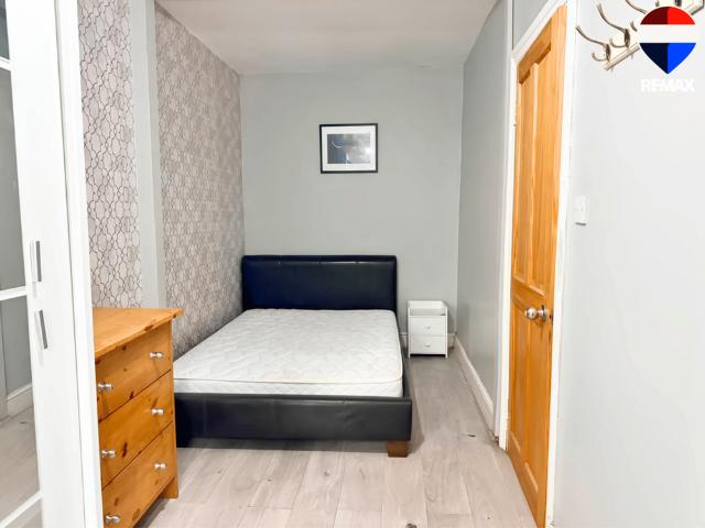 5 bedroom terraced house to rent