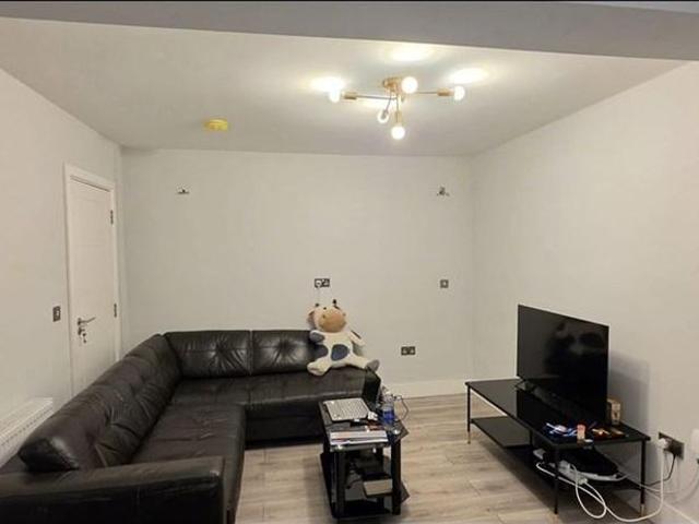 5 bedroom terraced house to rent