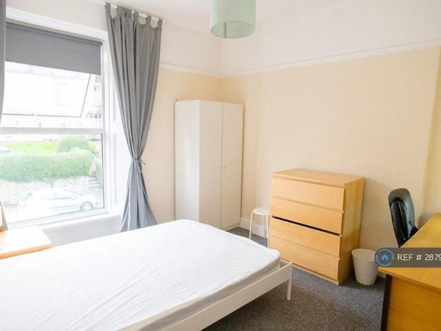 5 bedroom terraced house to rent