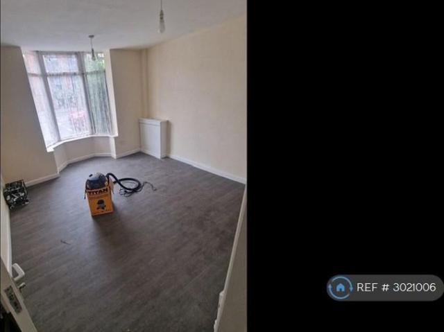 5 bedroom terraced house to rent