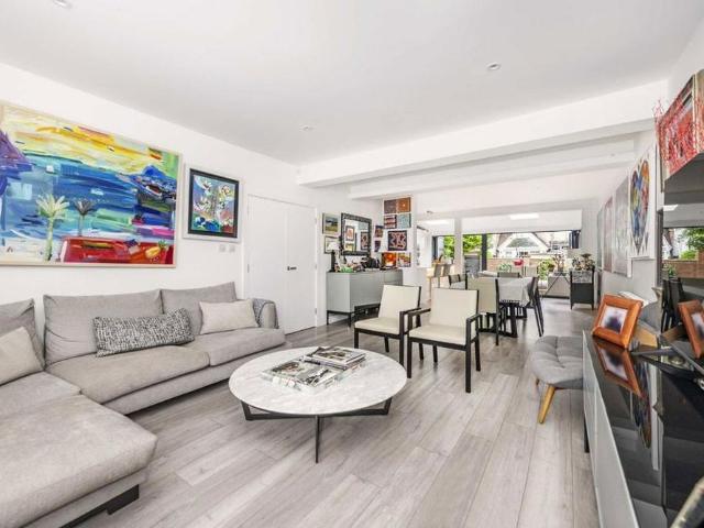 5 bedroom terraced house to rent