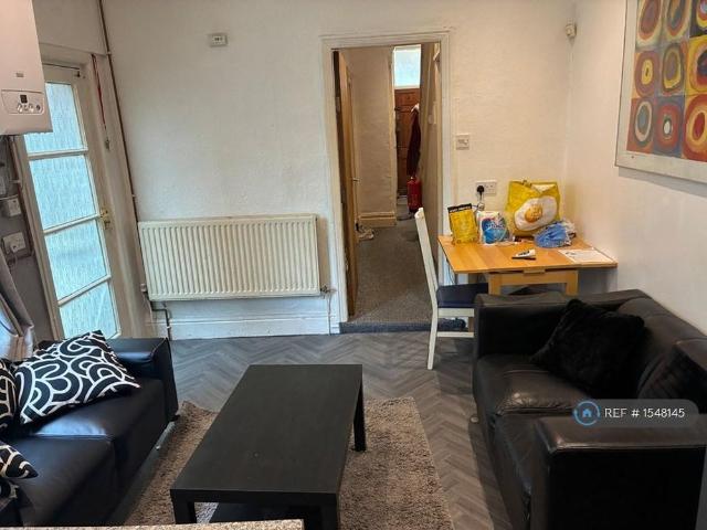 5 bedroom terraced house to rent