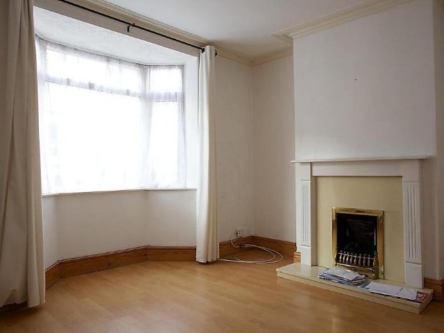 5 bedroom terraced house to rent
