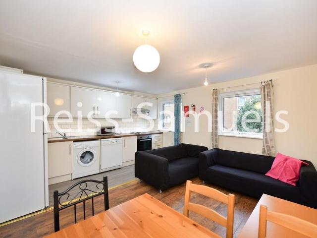 5 bedroom terraced house to rent