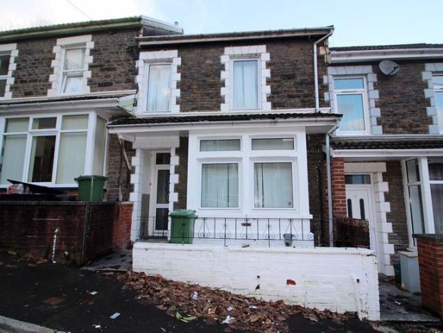 5 bedroom terraced house to rent