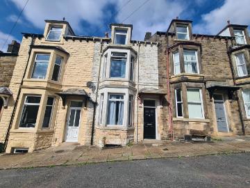 5 bedroom terraced house to rent