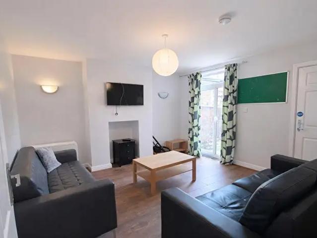 5 Bedroom Terraced House To Rent In Douglas Road, Lenton, Nottingham, NG7