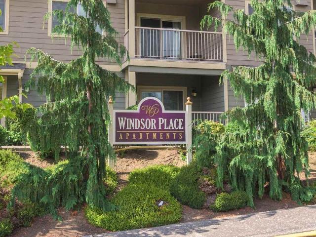 TWO WEEKS FREE rent, +$1,000 Visa Card Move 4 Bedroom Apartment for Rent at 2011 Knox Ave, Bellingham, WA 98225 Happy Valley