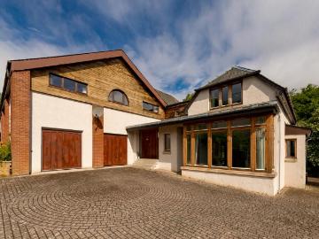 5 bedroom villa for sale