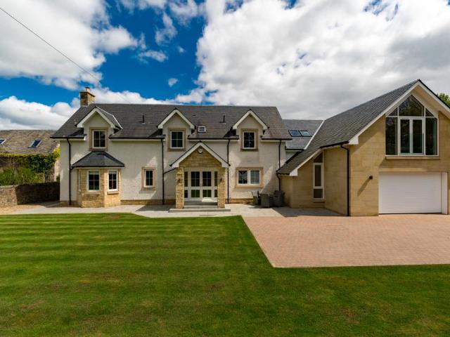 5 bedroom villa for sale