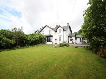 5 bedroom villa for sale