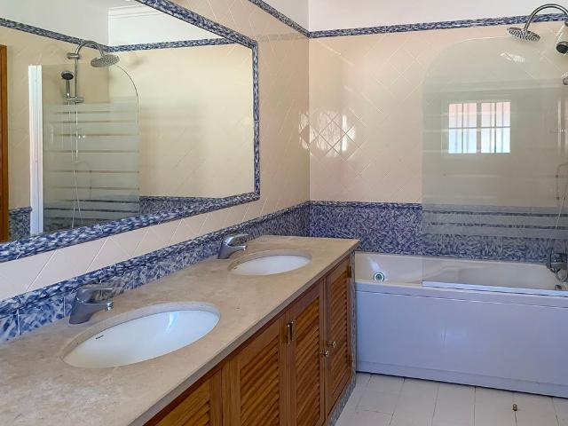 5 Bedroom Villa with Pool in Aldeia de Juzo