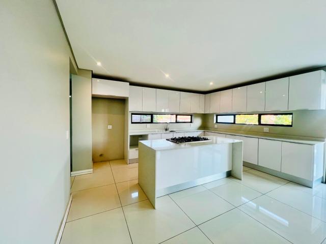 5 Bedroom Villa To Let in Izinga Ridge