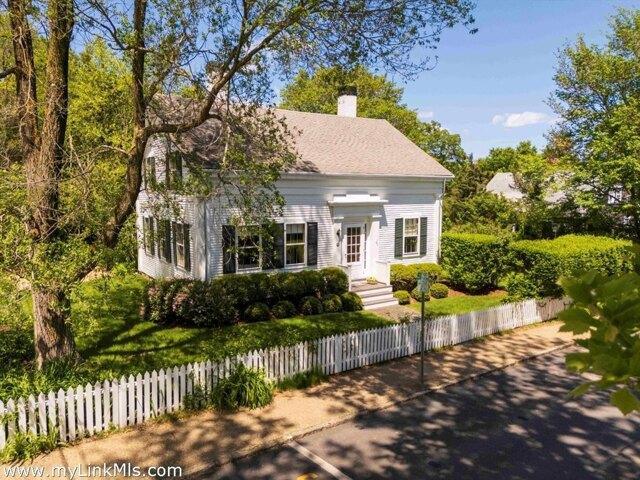5 bedroom, Vineyard Haven MA 02568 105611572