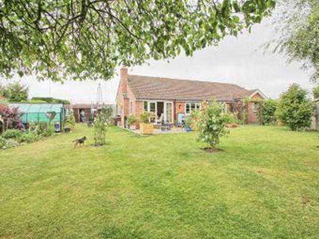 5 Bedrooms Detached bungalow for sale in Little Henleys, Hunsdon, Ware SG12
