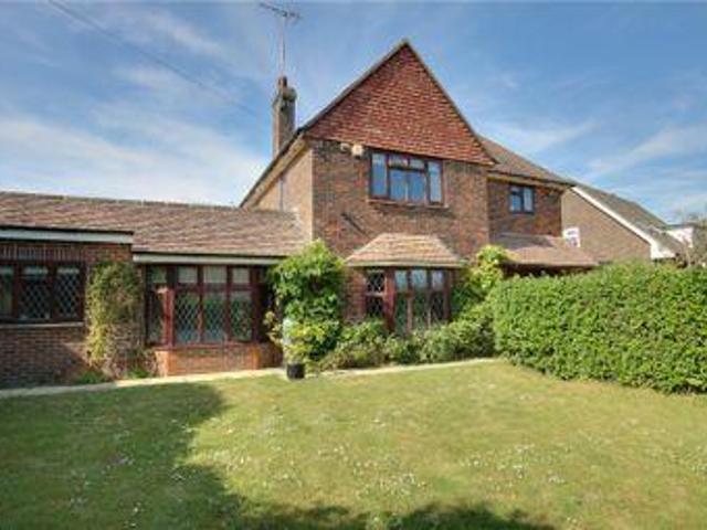 5 Bedrooms Detached house for sale in Beehive Lane, Ferring, Worthing BN12