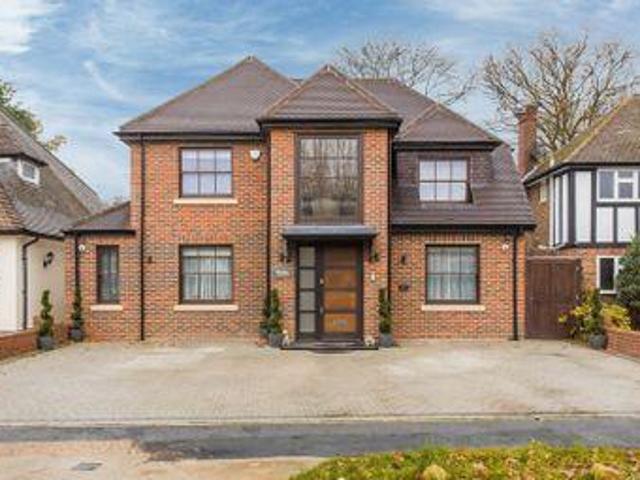 5 Bedrooms Detached house for sale in Birchdale, Gerrards Cross SL9