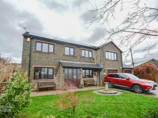 5 Bedrooms Detached house for sale in Higher Standroyd, Skipton Old Road, Colne BB8