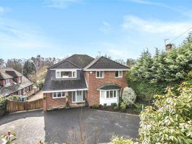 5 Bedrooms Detached house for sale in Pinehill Road, Crowthorne, Berkshire RG45