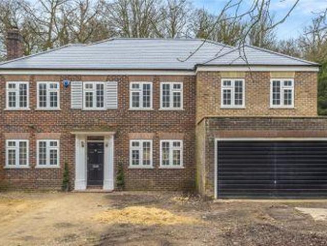 5 Bedrooms Detached house for sale in Valley Road, Rickmansworth, Hertfordshire WD3