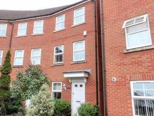 5 Bedrooms End terrace house for sale in Larchmont Road, Leicester. LE4