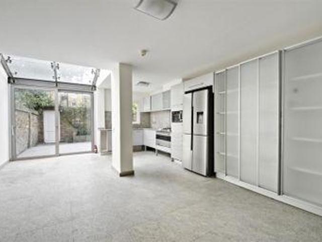 5 Bedrooms for rent in Rumbold Road, London SW6