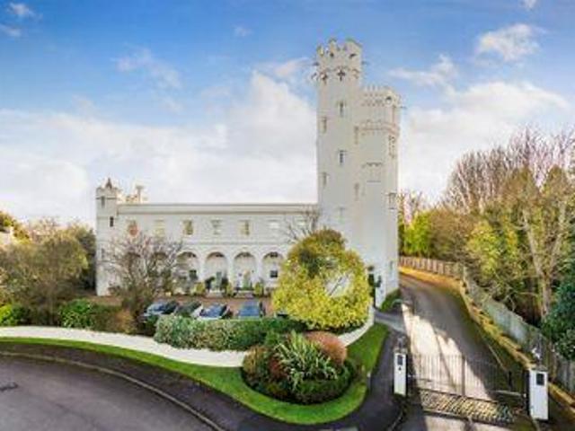 5 Bedrooms for rent in Ruxley Towers, Ruxley Ridge, Claygate, Esher KT10