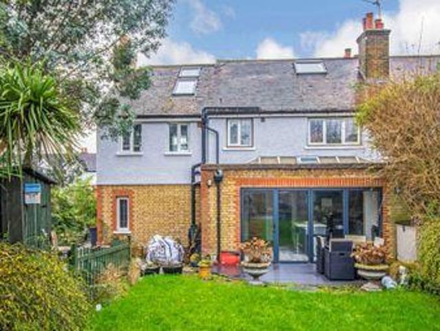 5 Bedrooms for sale in Walton Road, West Molesey KT8