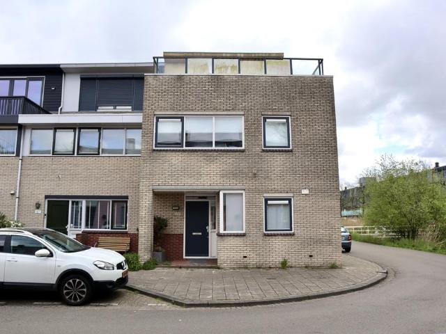 5 bedrooms Huurwoning Surface Area: 142m2